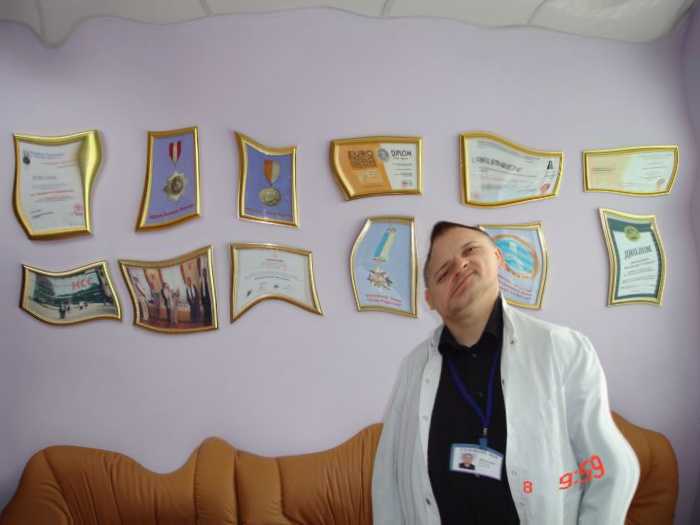 Клиника доктора Василевича Владимира Степановича наркотрафик отмывает, жизни калечит, да изредка лечит 