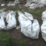 Мертвые закопанные русские солдаты на войне в Украине 18+ (ВИДЕО)