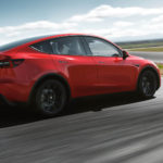 Цены на подержанные Tesla вышли из-под контроля — некоторые модели Y с пробегом более 30 000 миль продаются дороже, чем новые автомобили.