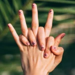 Трещины на ногтях — причины, методы лечения